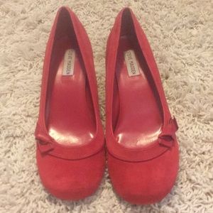 CLOSET CLEAR OUT!! Steve Madden red suede heels